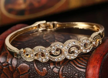 Timeless Glamour – Gold-Plated Crystal Bangle for Effortless Elegance